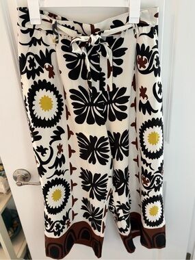 Women’s Wide-Leg Capris with Black Floral Print
